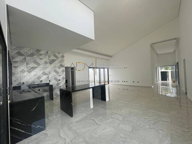 Casa para Venda em Botucatu - 3